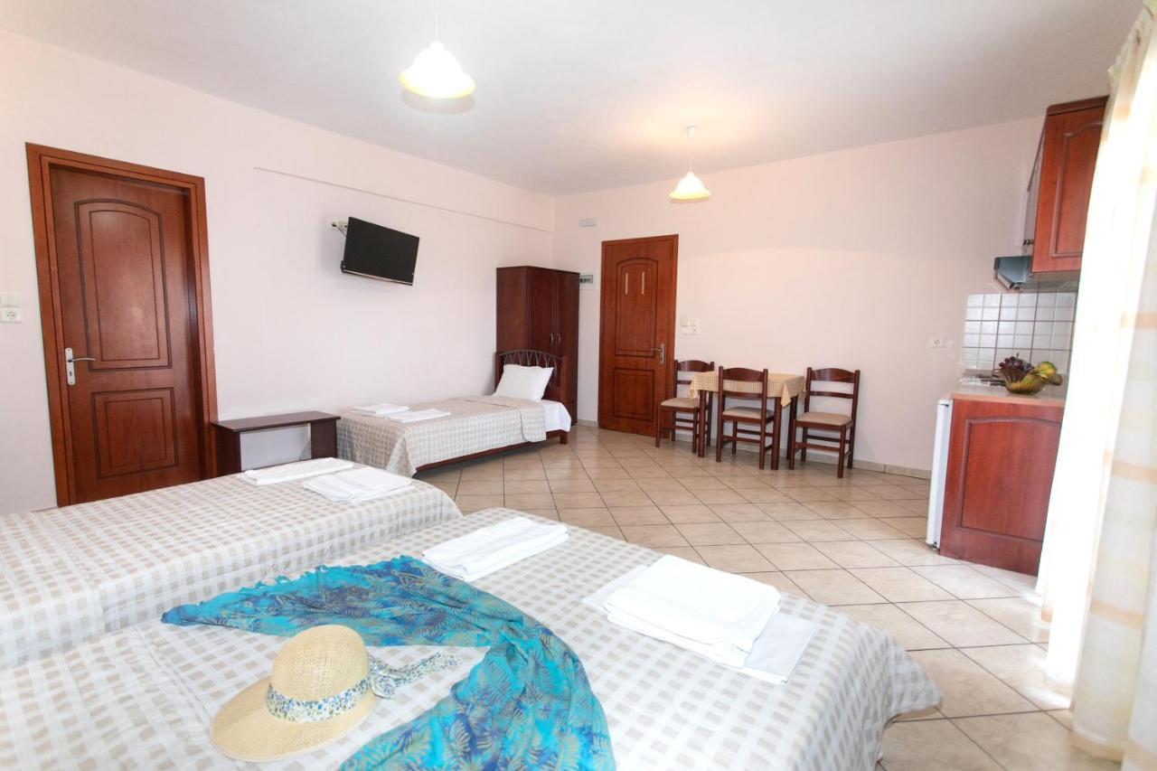 Lady Elena Hotel Ammoudia Exterior photo